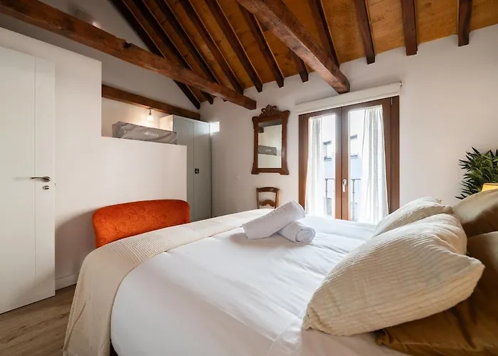 Downtown Chillout Housing Cathedral Alcazar Views Feriehus *